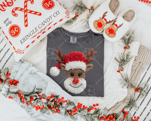Yarn Deer Santa Hat Tee