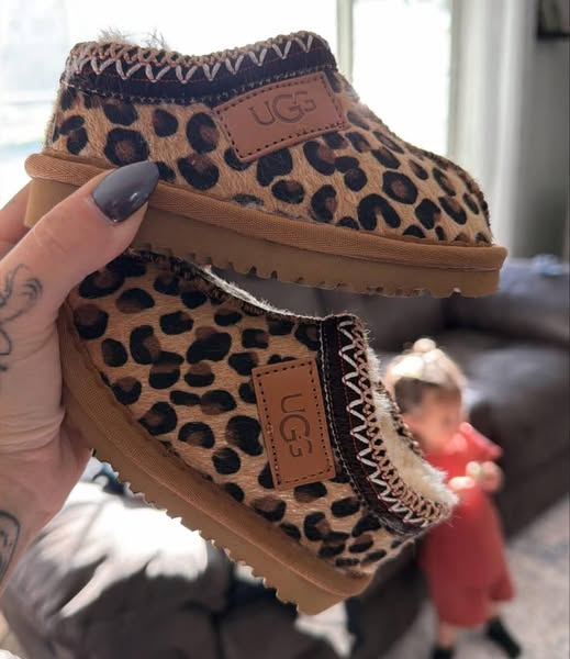 U G G Boots Cheetah - Adult